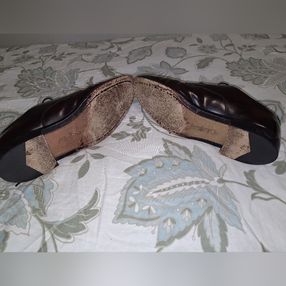 A pair of Cole Haans men's leather Oxfords in a size 9D. They're pre-loved - Picture 11 of 11